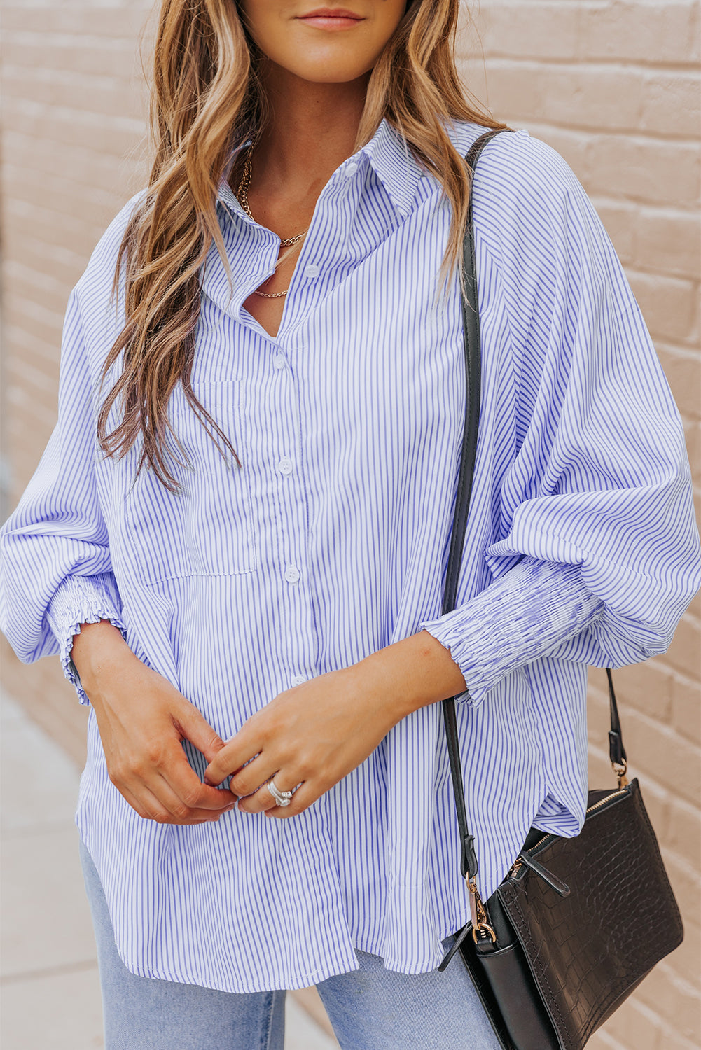 Sky Blue Smokled Cuffd Striped Boyfriend Shirt avec poche