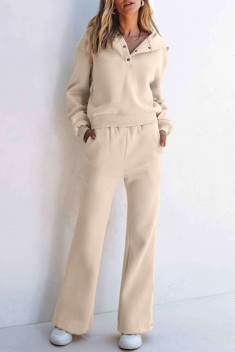 United color hoodie parchment and high -waisted pants, two -room sports clothes