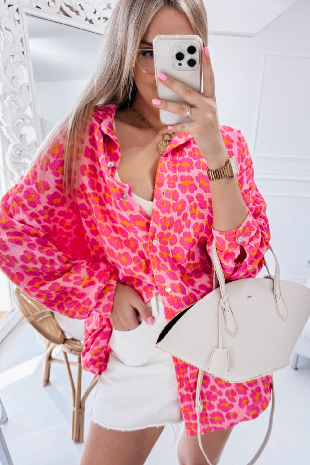 Chemise ample boutonnée à imprimé léopard rose-A WOMAN WE LOVE