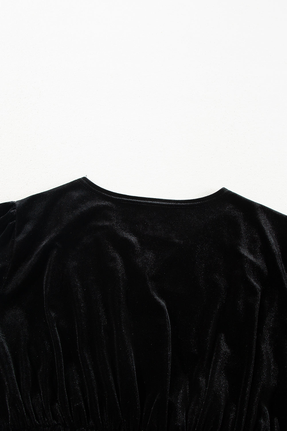 Mini-robe taille haute surplis en velours noir *