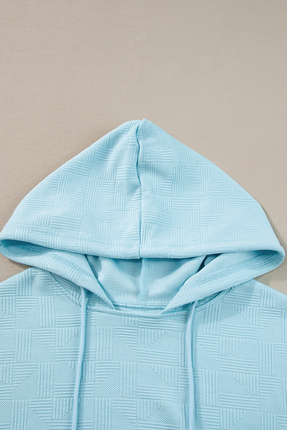 Beau Blue Textured Cropped Hoodie y pantalones cortos