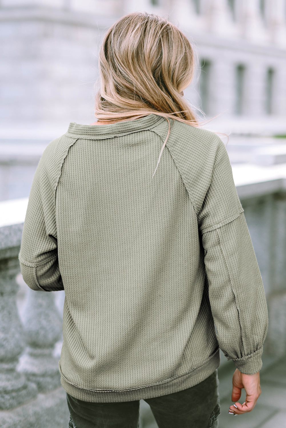 Cardigan vert en tricot gaufré avec boutons et coutures apparentes sur le devant-A WOMAN WE LOVE