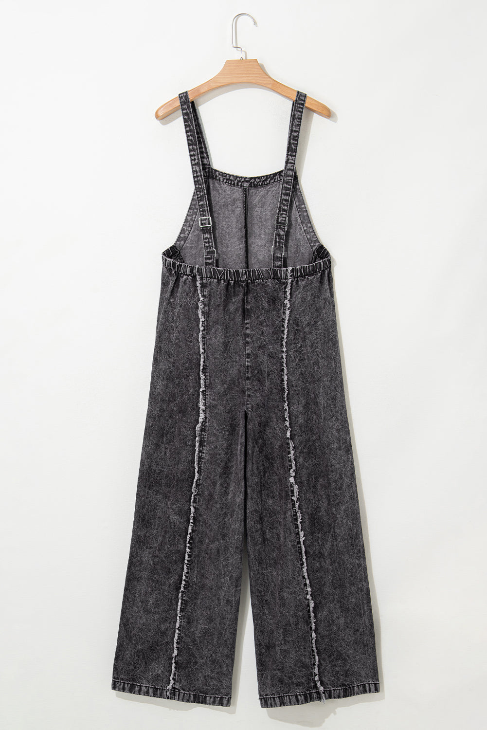 Dank overalls on a wide leg and effilossed *