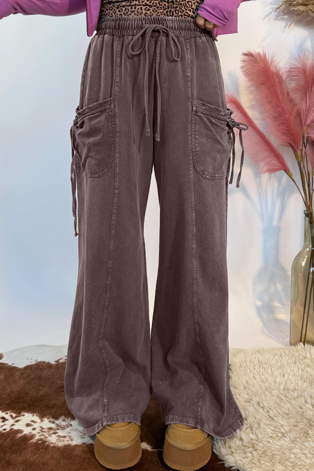 Pantalon cargo marron en coton délavé à taille élastiquée et cordon