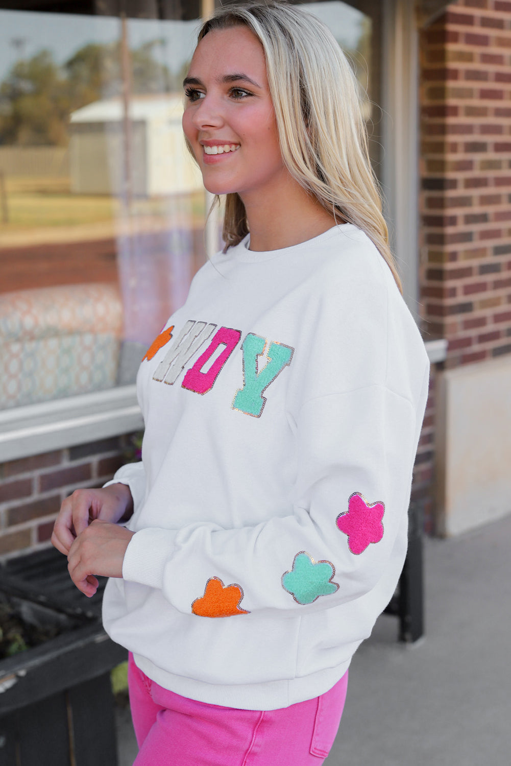 Sudadera blanca relajada Howdy Glitter Chenille Patch Gráfico