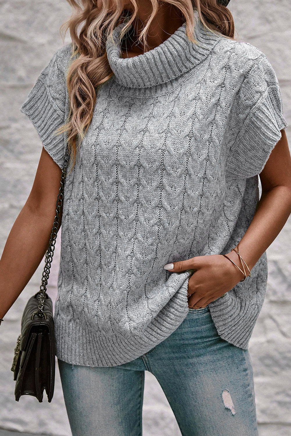 Mittelgrauer Kabel -Strick -Rollkragenpullover -Fledermauspullover