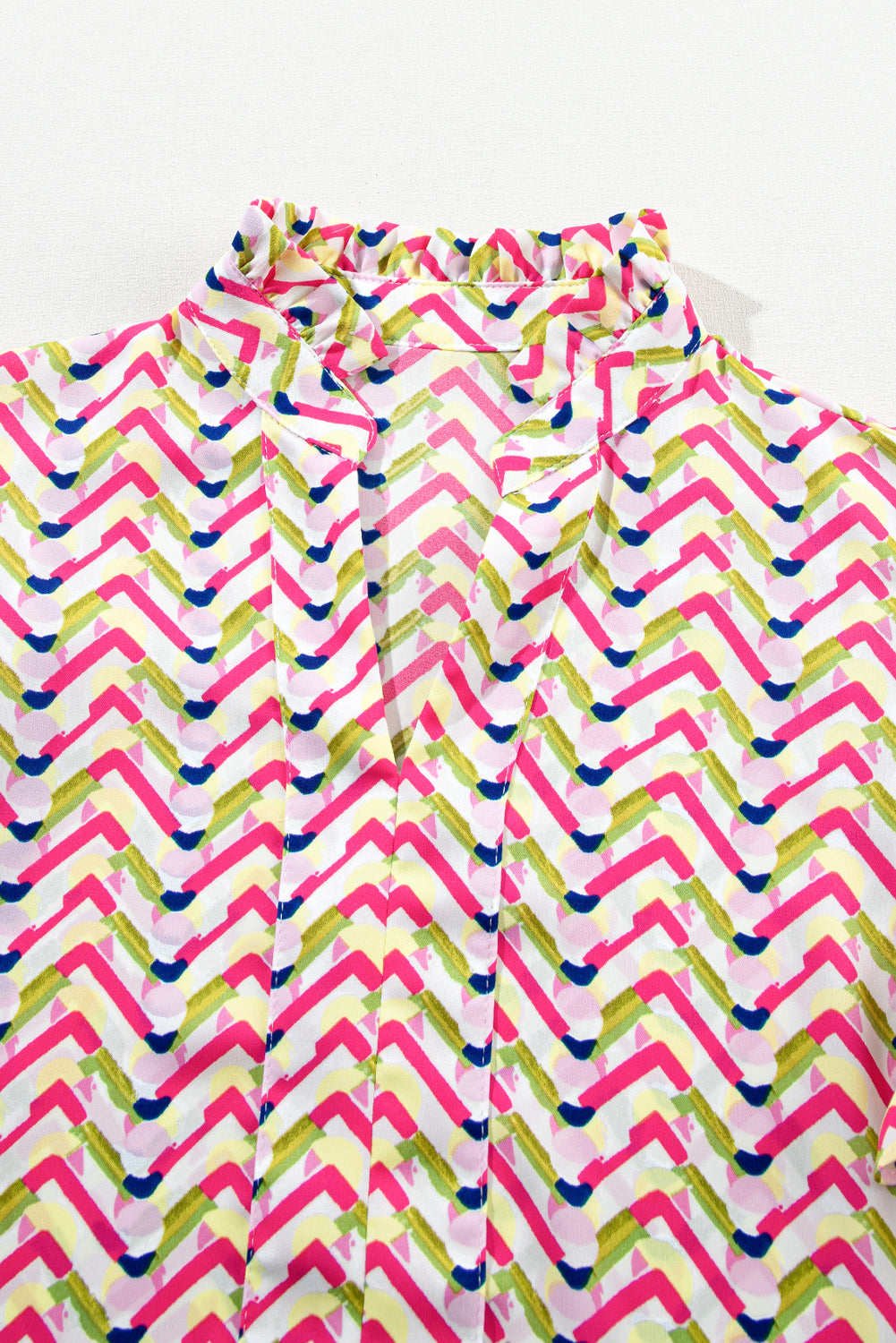 Blouse multicolore à volants-A WOMAN WE LOVE
