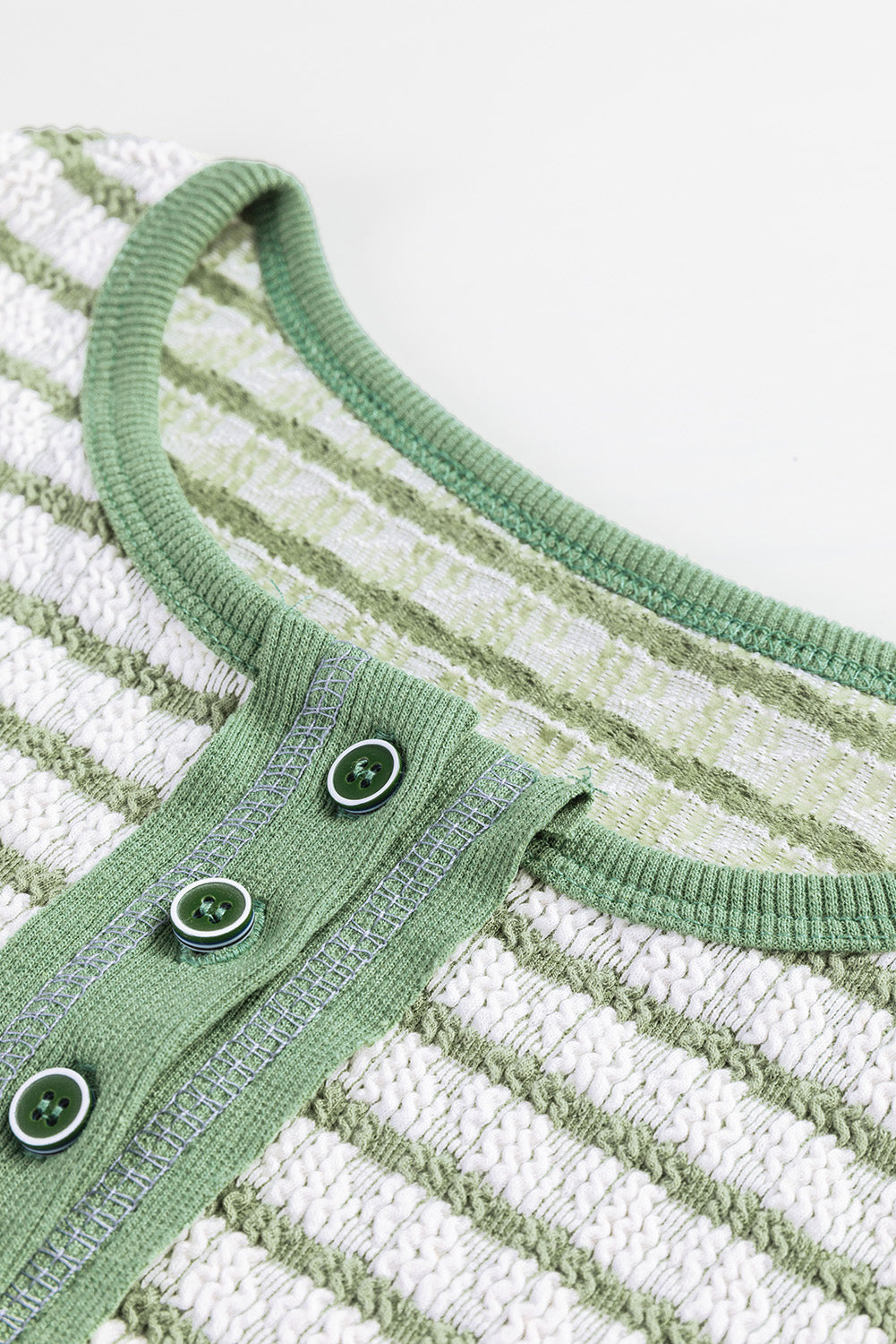 Haut à manches longues Henley texturé à rayures vertes *