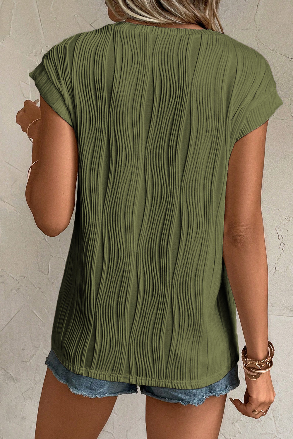 Jungle Green Wavy Texture Tap Manga Top