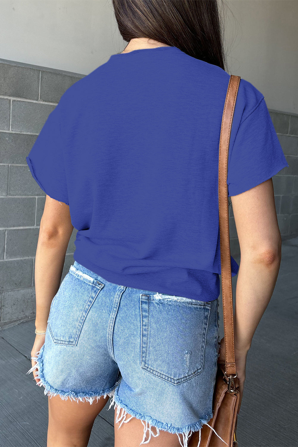 Dark blue loose t-shirt with lettering USA and notched collar