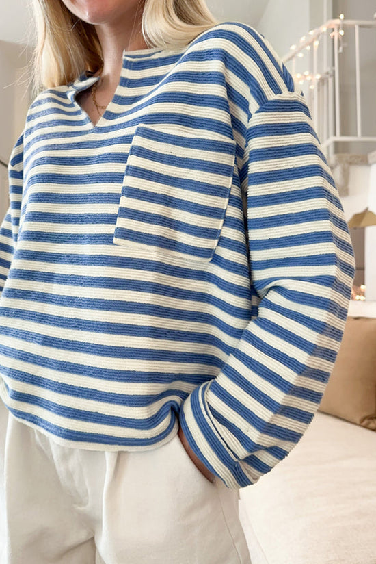 High -t -ted collar with blue stripes with pocket chest and buttoned back pocket