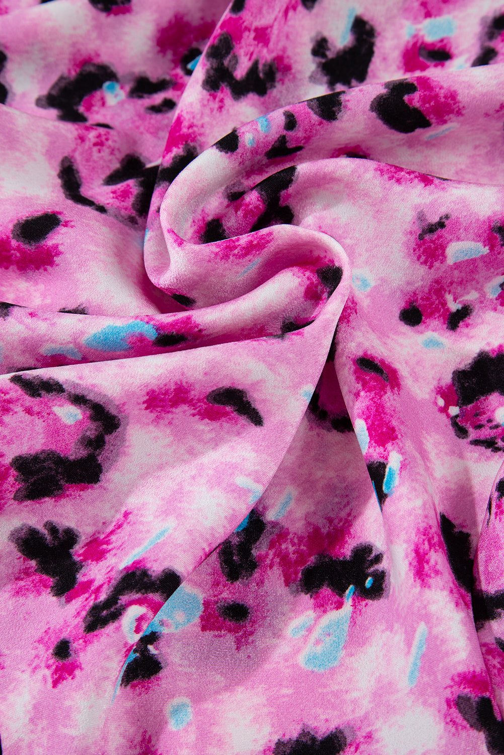 Robe boutonnée sur le devant à imprimé léopard rose *