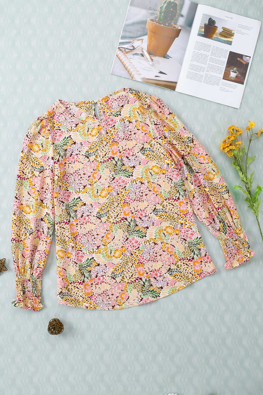 Blouse fleurie jaune à manches bouffantes-A WOMAN WE LOVE