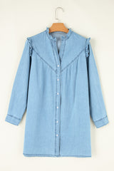 Robe droite en jean boutonnée à volants et col en V *