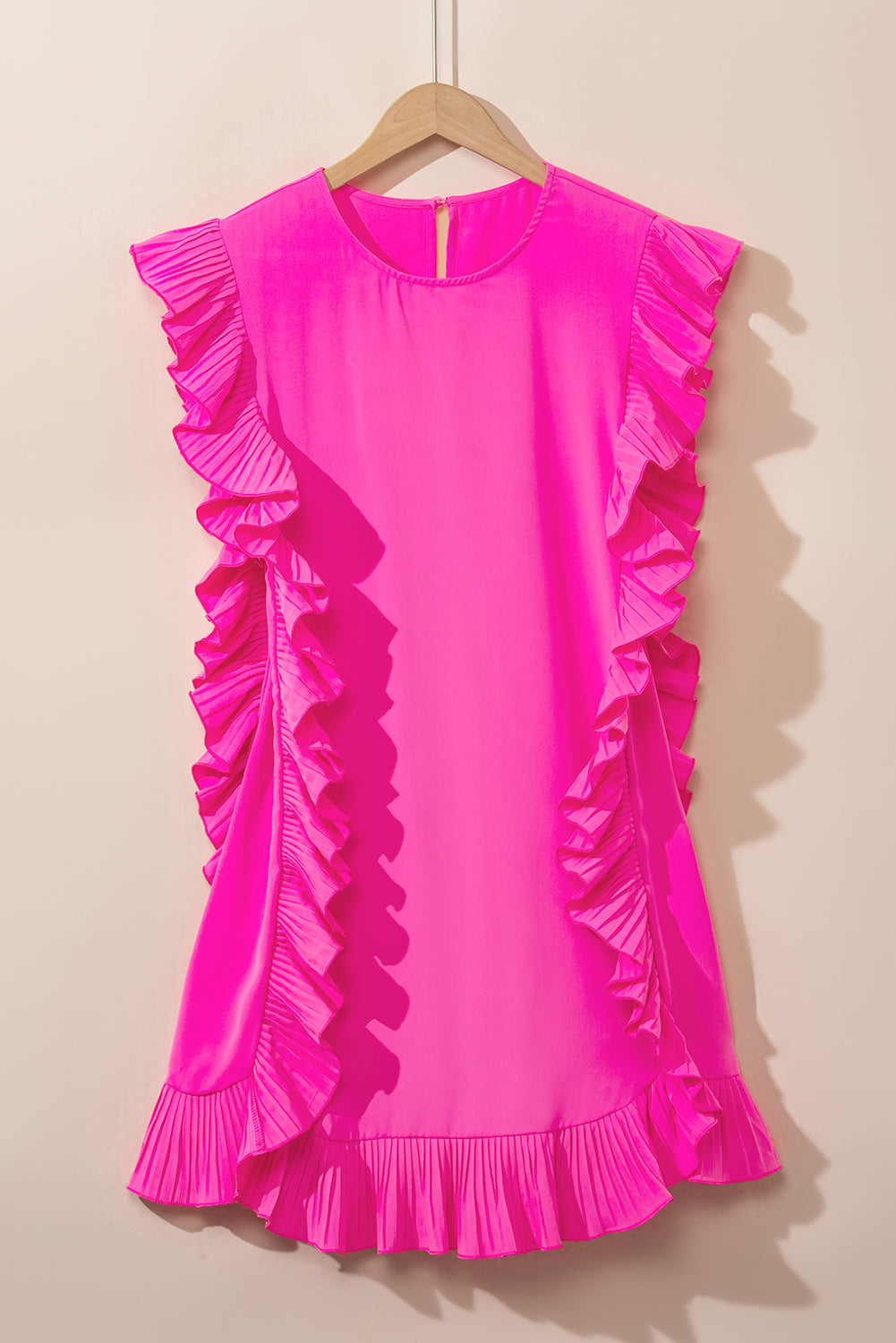 Vestido mini de llavero de borde con volantes de color rosa rosa brillante