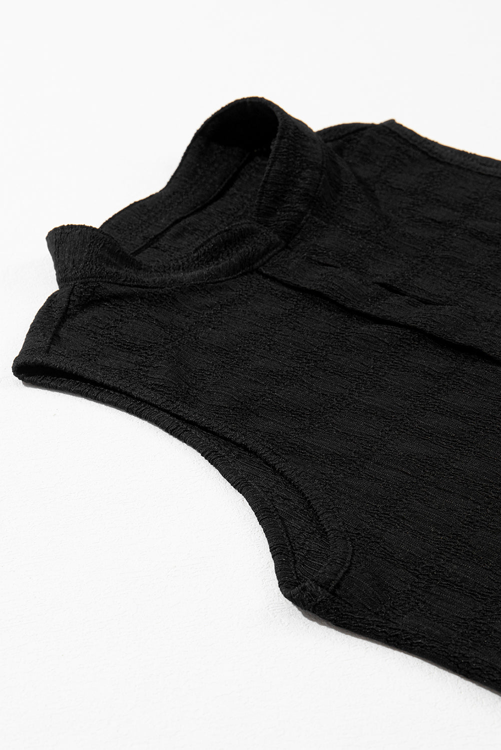 Débardeur noir texturé à col fendu *-A WOMAN WE LOVE