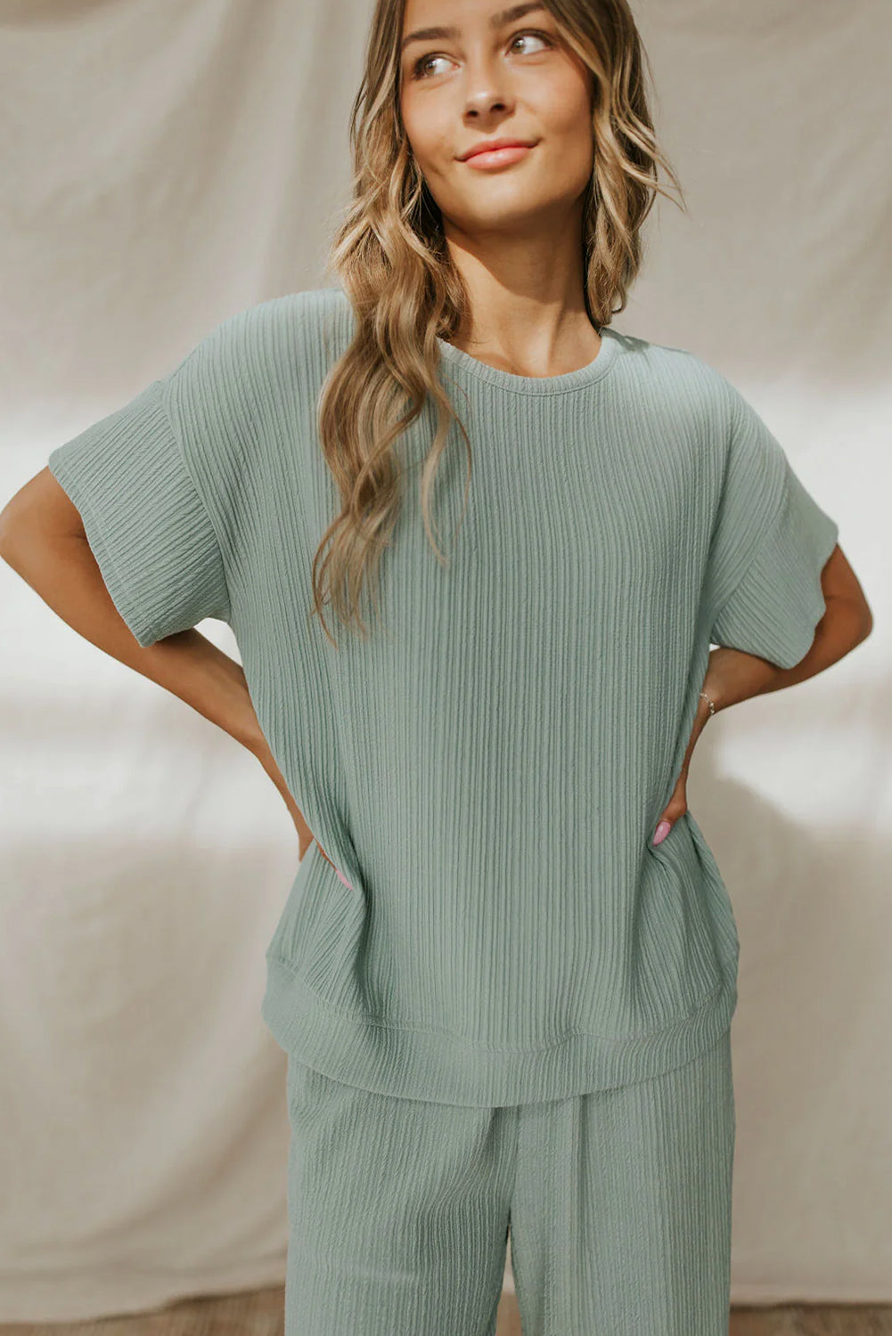 Mondlicht Jade Textured T -Shirt and Pants Lounge Set