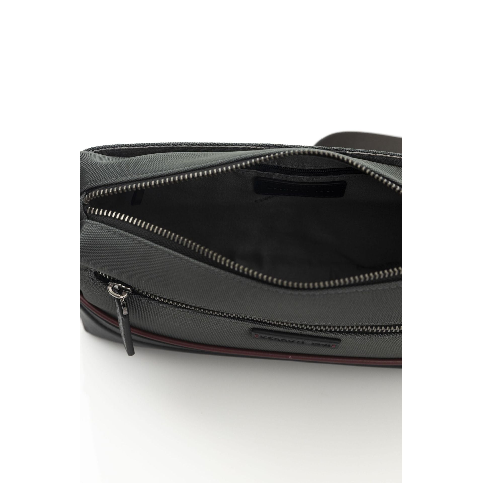 Cerruti 1881 Sac banane-A WOMAN WE LOVE