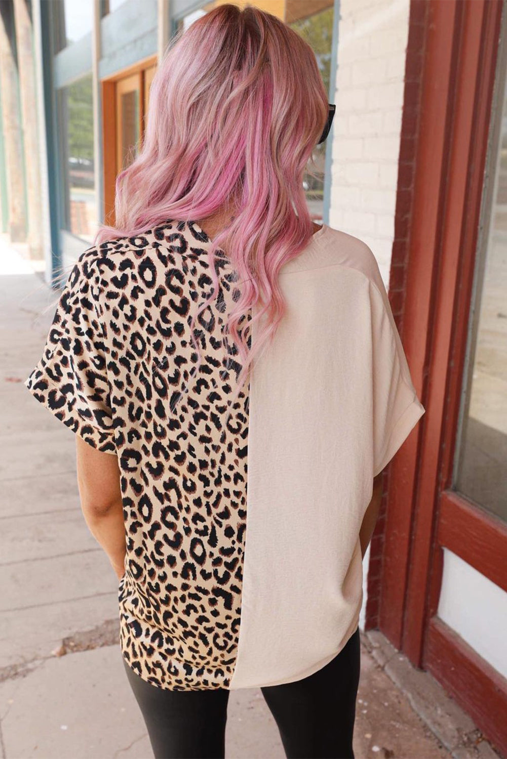 Blouse kaki contrastée léopard color block-A WOMAN WE LOVE