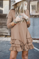 Long sleeve mini-robe and neckline released in goat