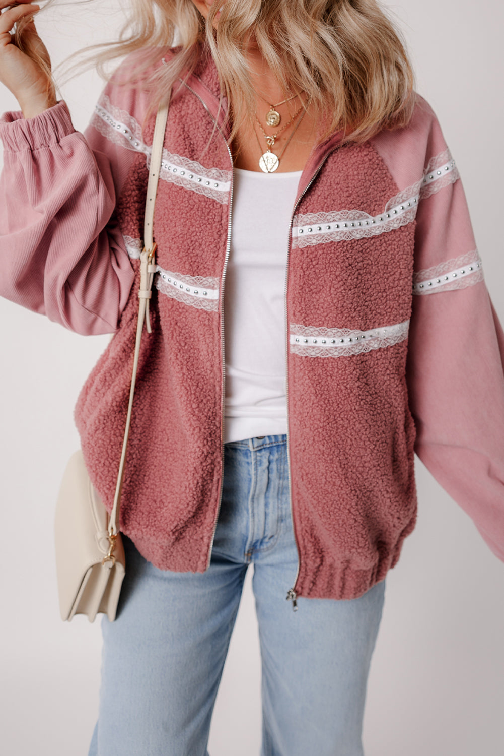 Rose - Veste zippée en sherpa patchwork en dentelle avec poignets élastiques et fermeture éclair