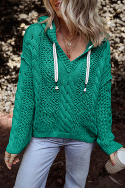 Hooded sweater with contrasting tightening cord in twisted green water knitting