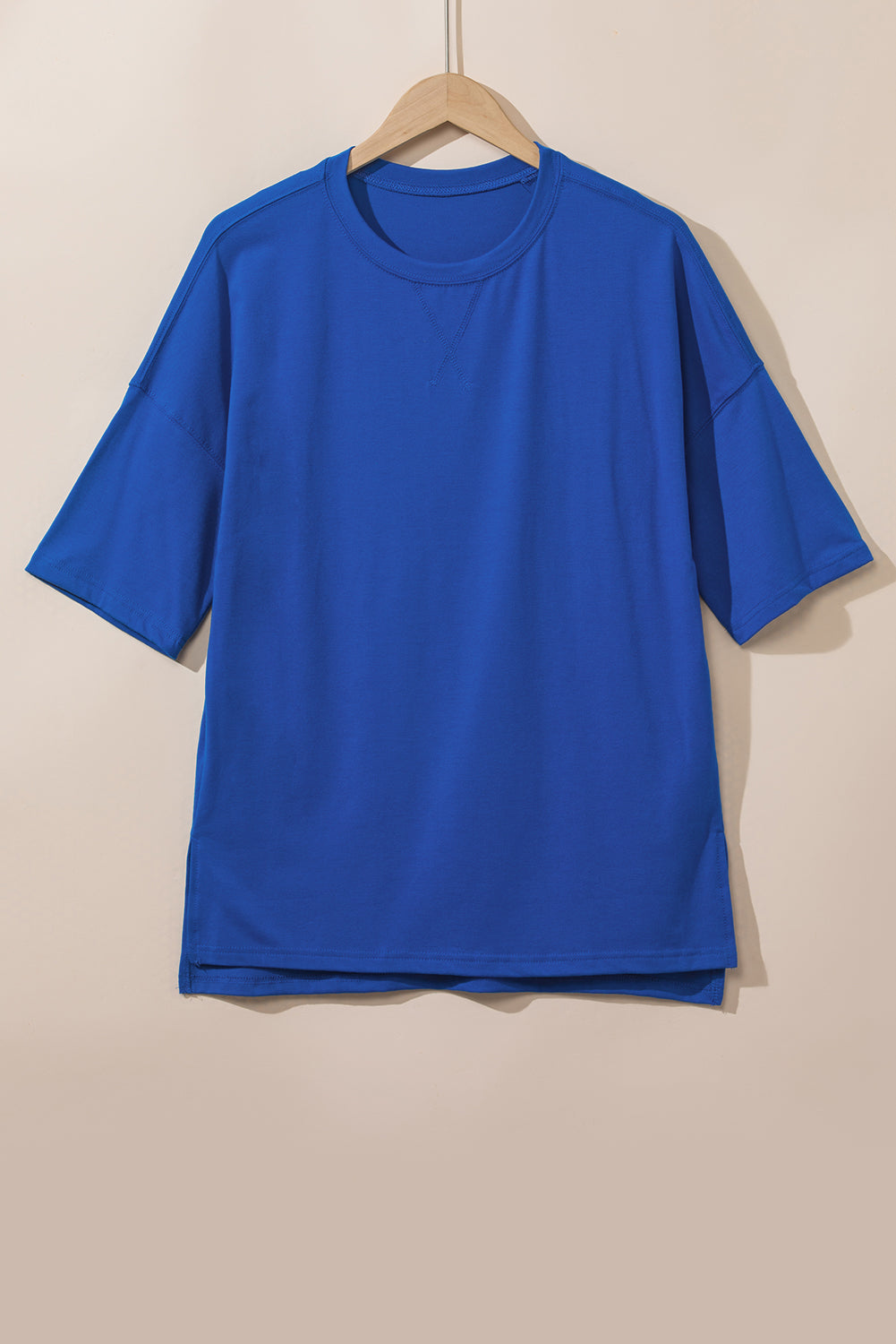 Azul oscuro azul largo con mangas cortas y hendidura lateral con hombros caídos