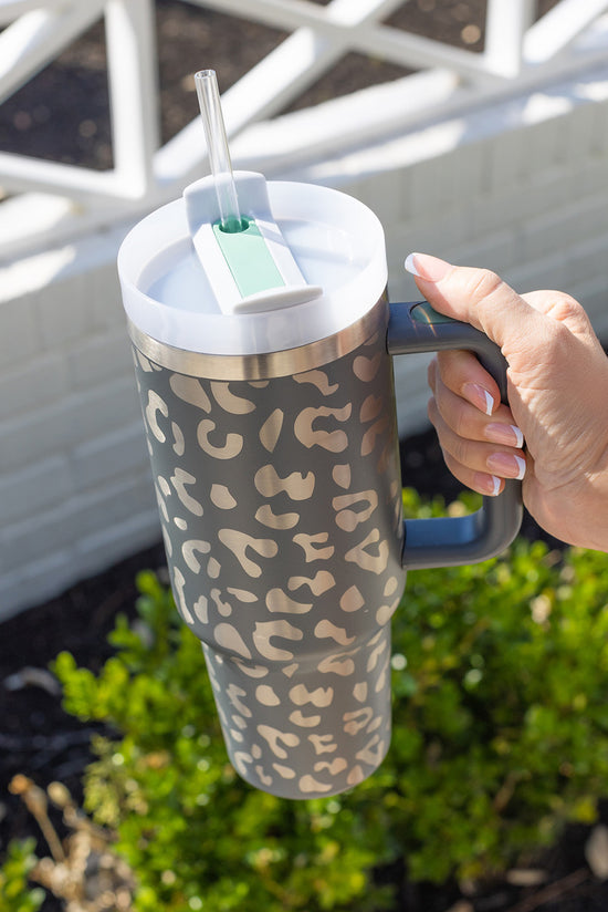 Tasse portable en acier inoxydable 40OZ à imprimé léopard gris avec poignée