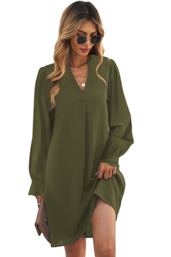 Ranura de camisa verde con mangas en V -ck y ruffle