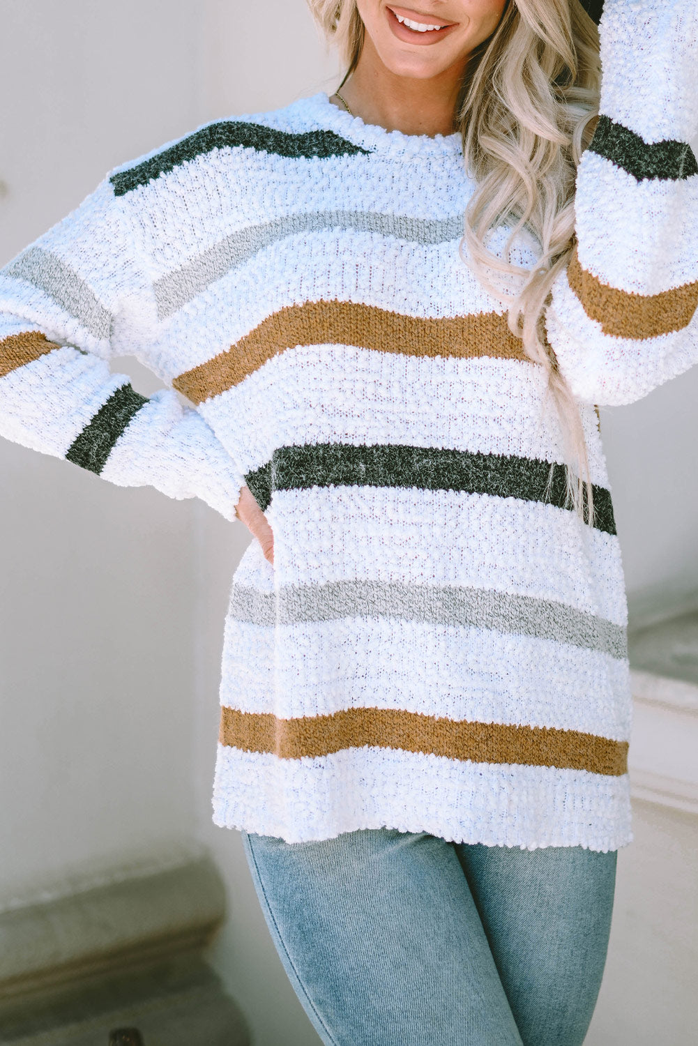 Gestreiftes Popcorn -Strickpullover