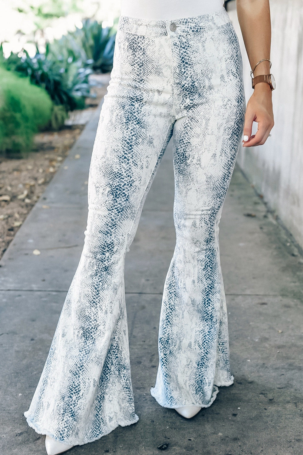 Pantalones de bengala de estampado de cintura de moda blanca occidental