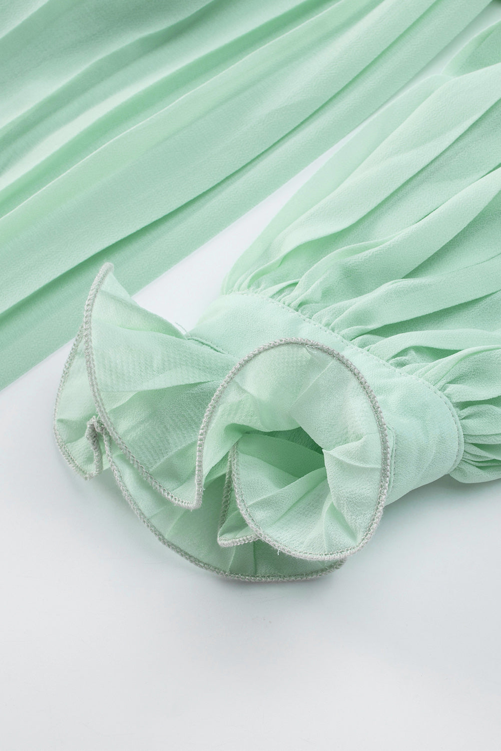 Combi-short plissée à volants et boutons à la taille, col en V, vert-A WOMAN WE LOVE