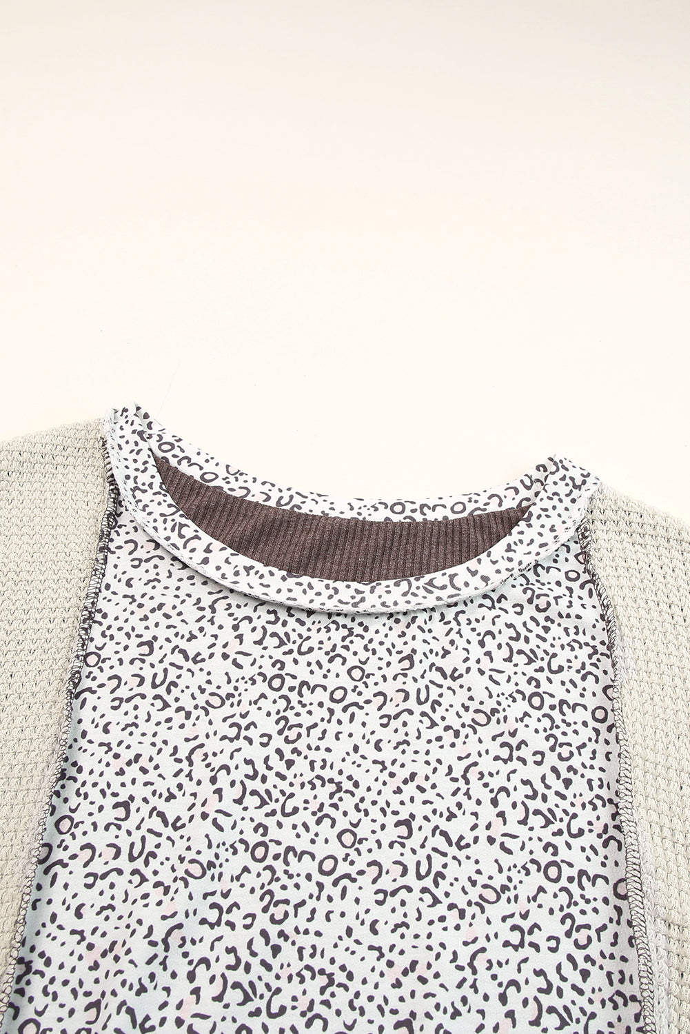 Top patchwork a maglia colorblock leopardo