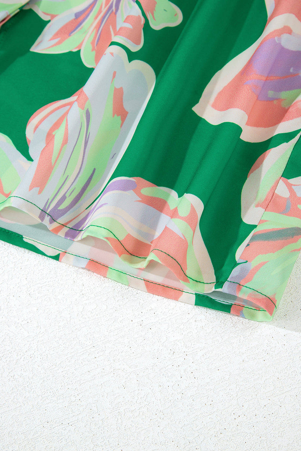 Chemise ample plissée à manches bouffantes et boutonnée à imprimé floral vert-A WOMAN WE LOVE