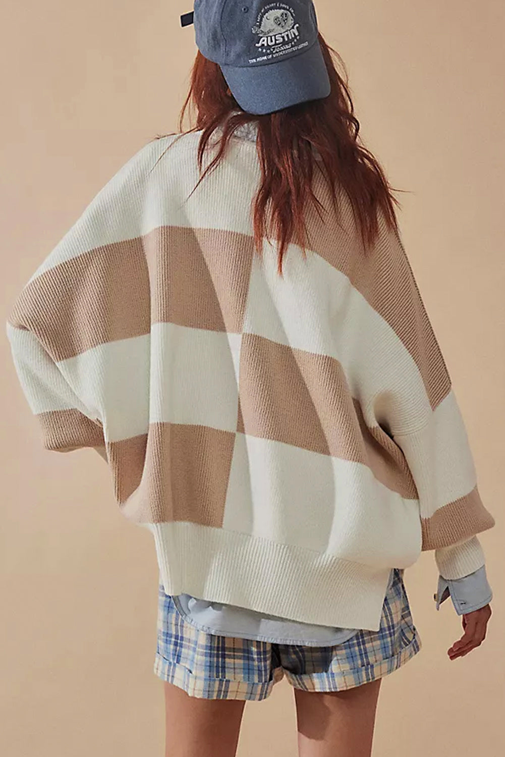 Surprised khaki swollen sweater with side slits and drooping shoulders