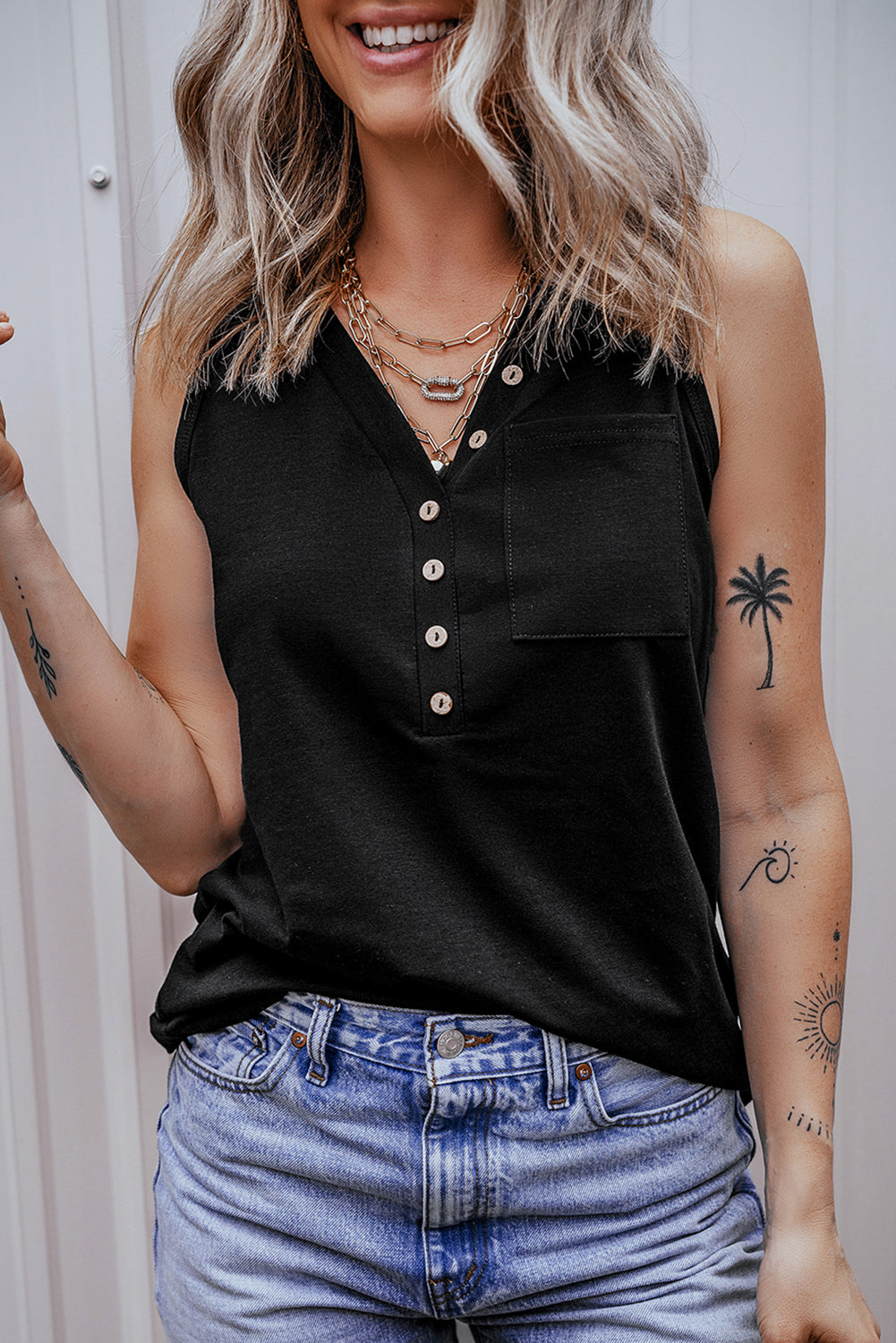 Débardeur noir à demi-bouton *-A WOMAN WE LOVE