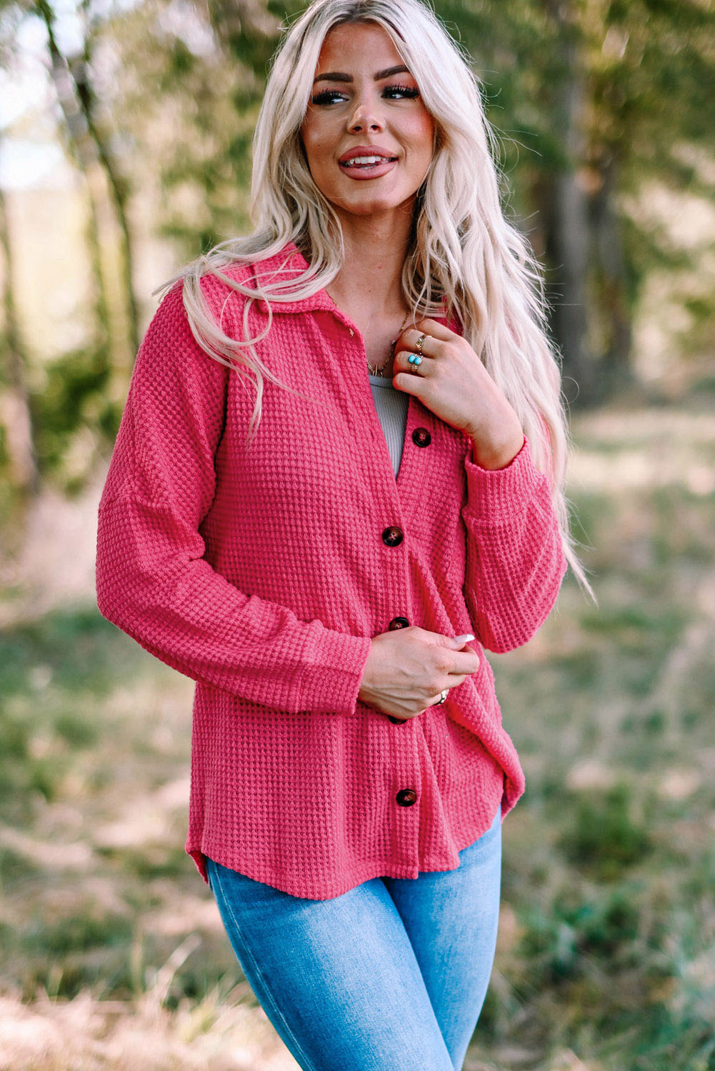 Chemise décontractée boutonnée en tricot gaufré rose