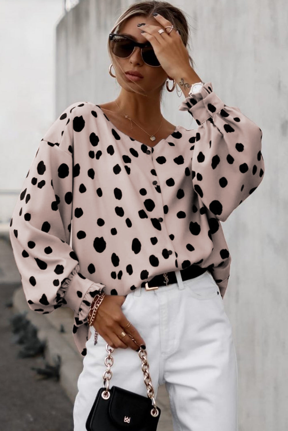Blouse rose surdimensionnée à manches bouffantes et poignets à volants-A WOMAN WE LOVE