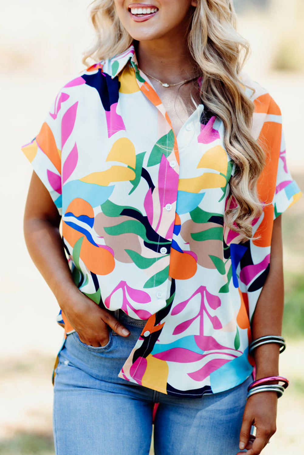 Chemise à manches courtes multicolore à imprimé feuilles abstraites-A WOMAN WE LOVE
