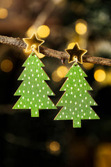 Boucles d'oreilles pendantes de Noël à imprimé pois verts-A WOMAN WE LOVE