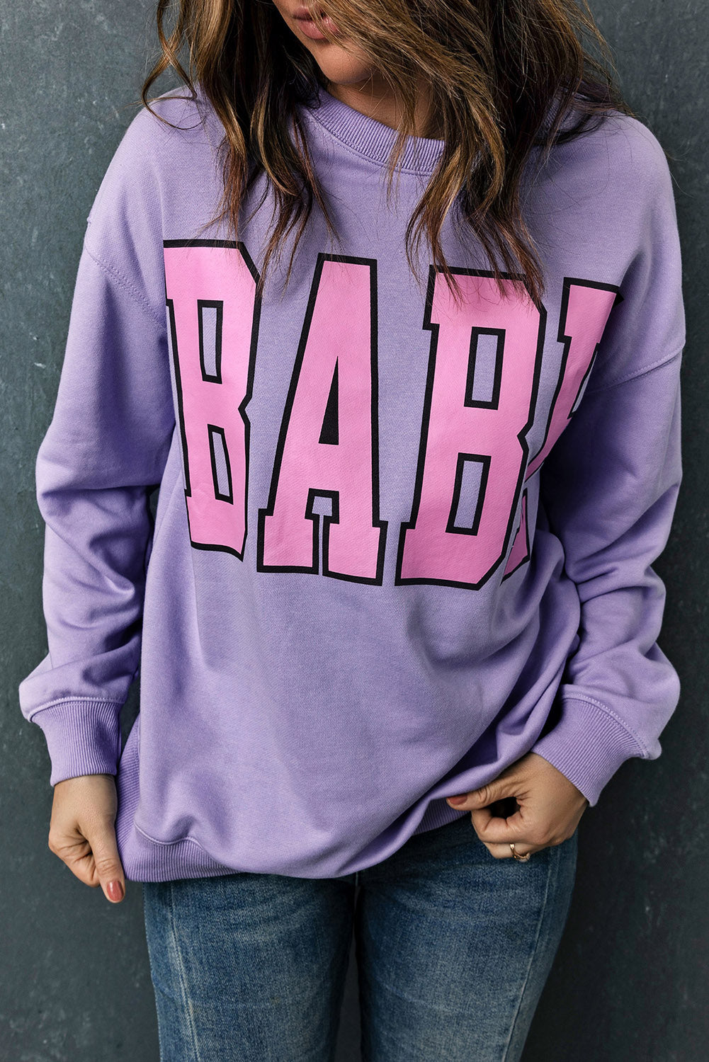 Graues Babe Buchstabe Grafikpullover Sweatshirt