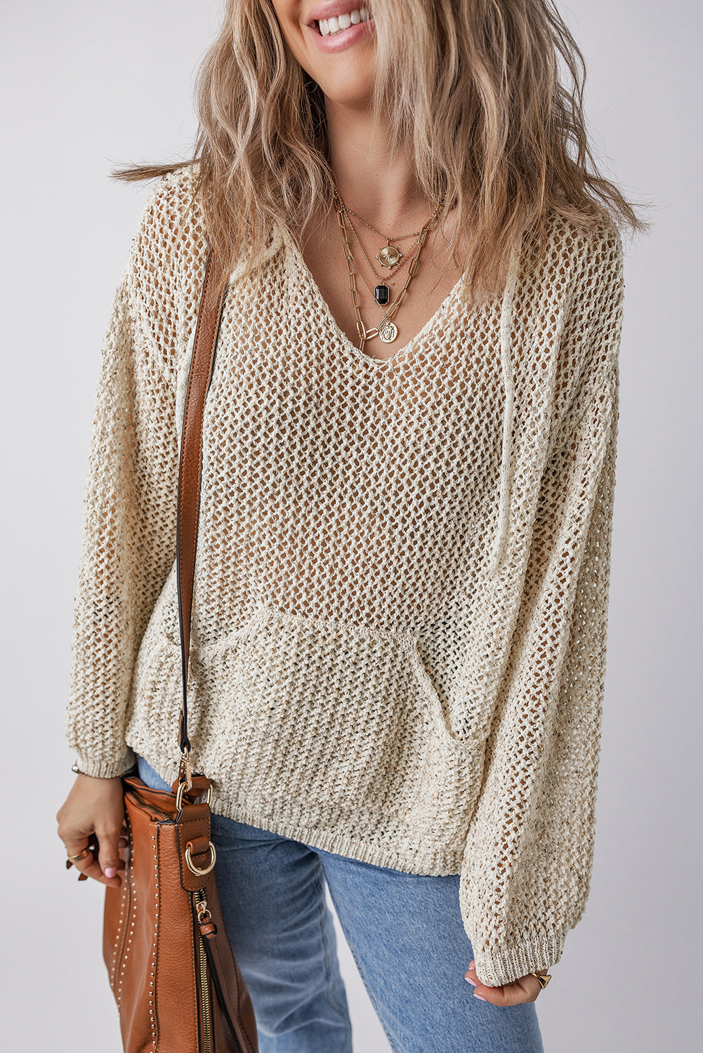 Pull à capuche avec poche kangourou ajourée et col en V