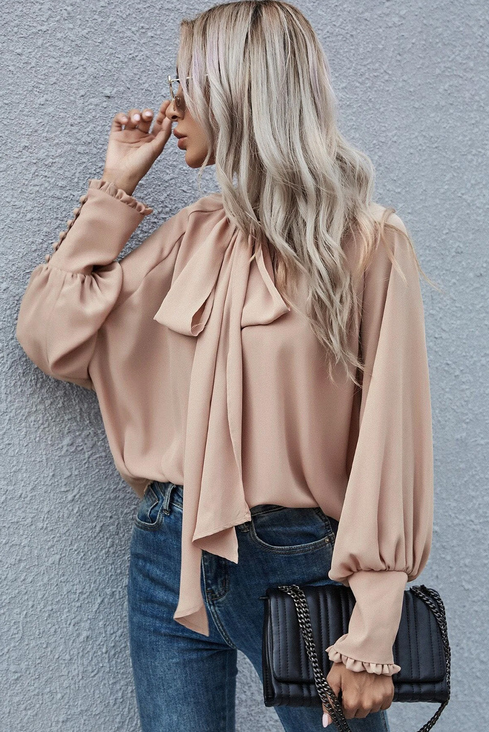 Blouse kaki à volants et nouée-A WOMAN WE LOVE