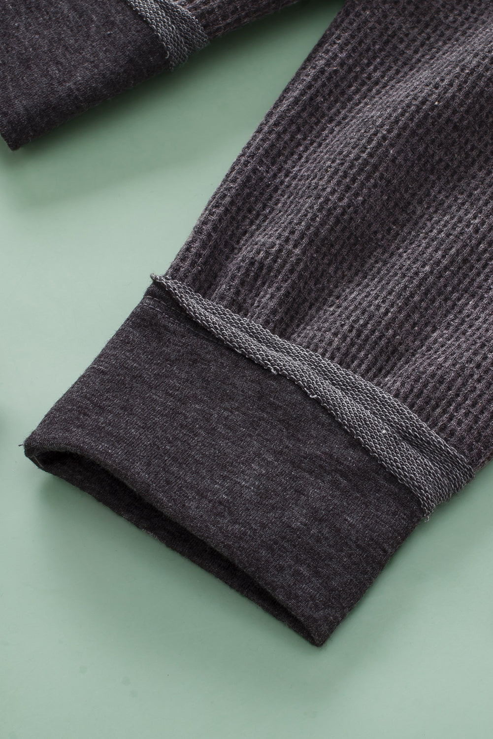 Haut en tricot thermique gris surdimensionné à épaules tombantes