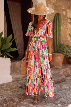 Bohemian pink dress with tie-dye print and v-neck