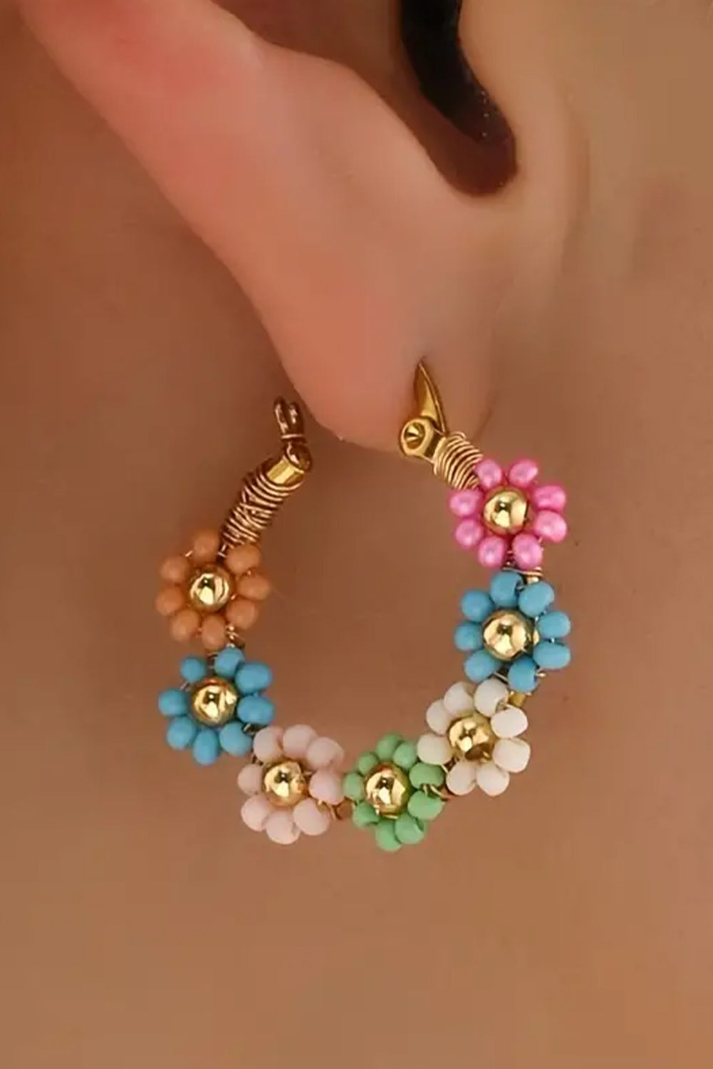 Boucles d'oreilles créoles à fleurs colorées roses