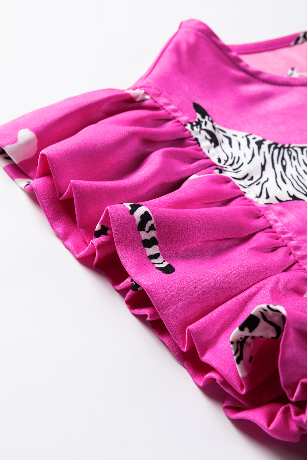 Rose Tiger Match Flutter Sleeve Crew Neck Chemis