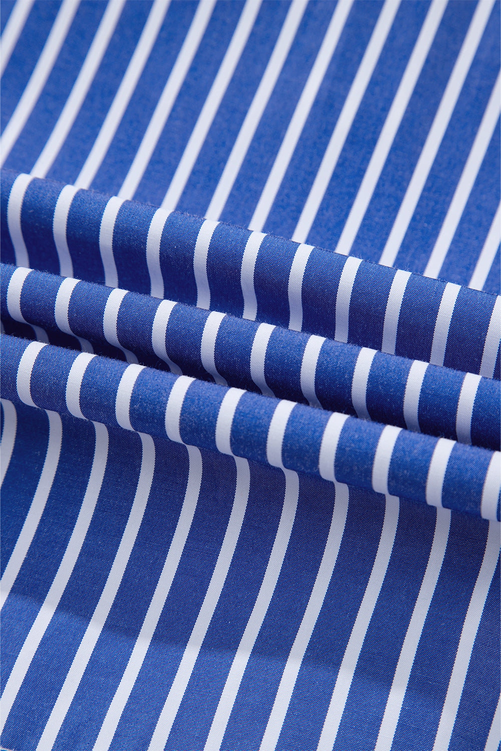 Blouse bleue à manches à rayures-A WOMAN WE LOVE