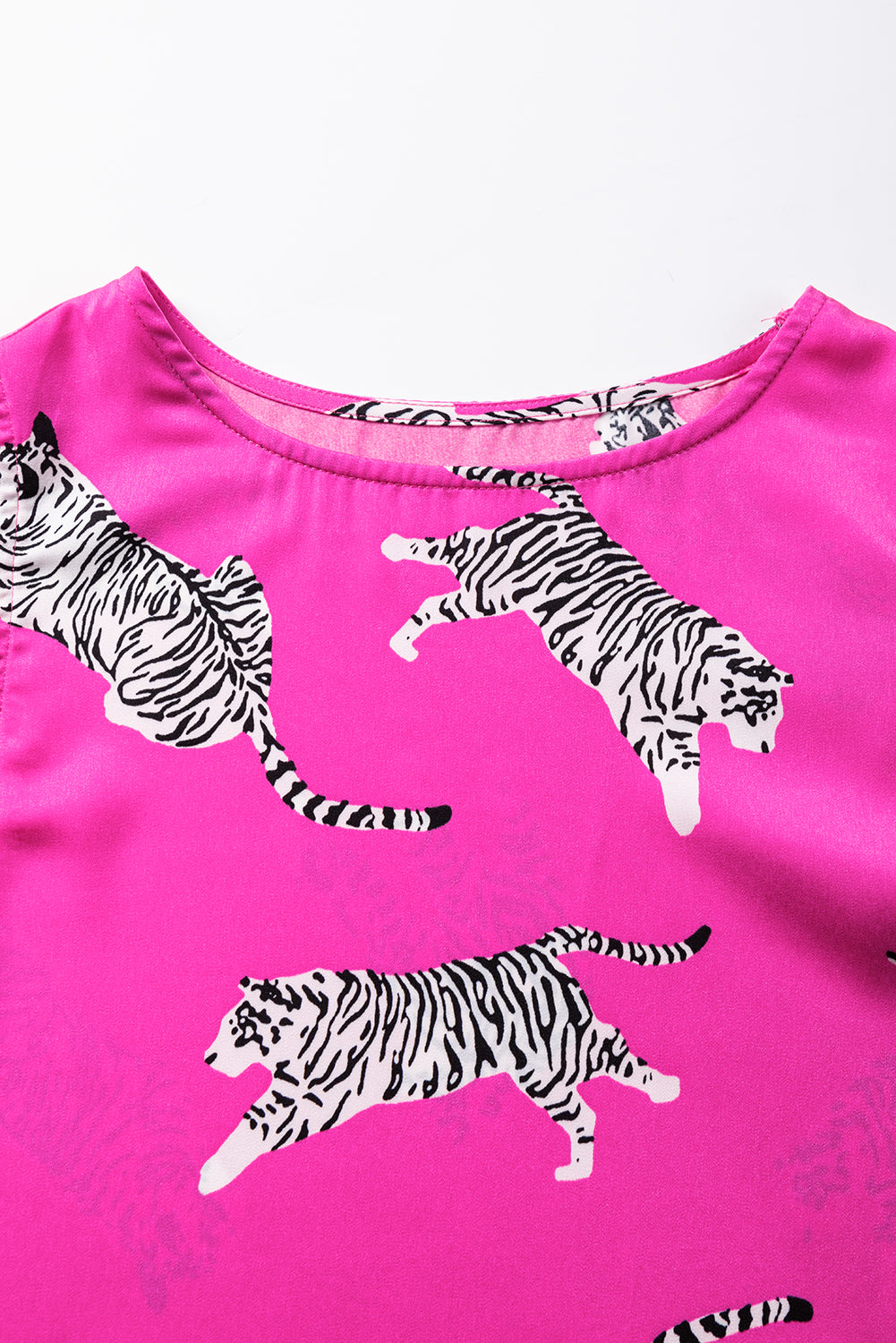 Rose Tiger Match Flutter Sleeve Crew Neck Chemis