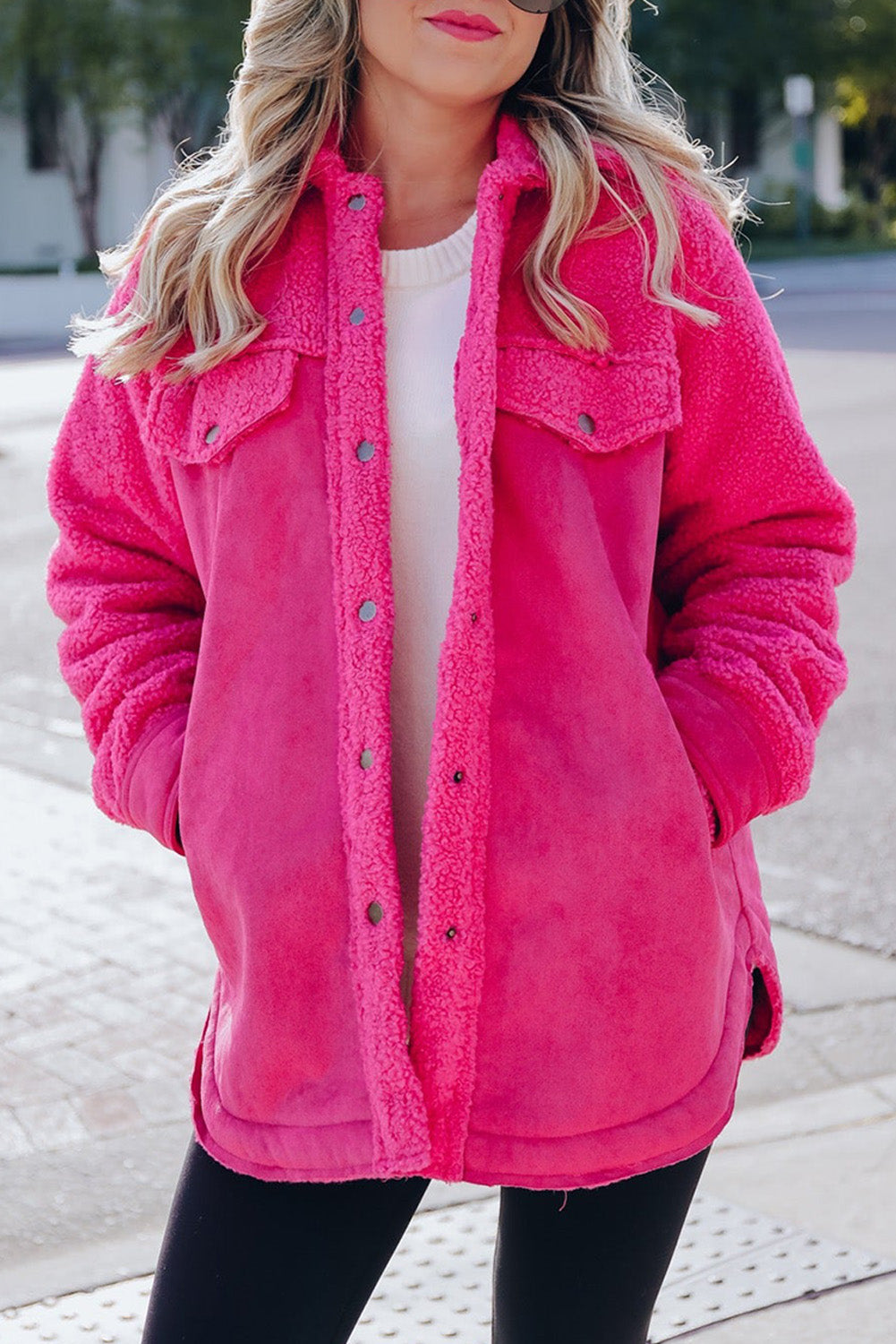 Shacket abbottonate per patchwork in sherpa in cambio rosa brillante